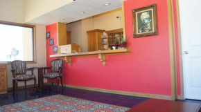  Holiday Lodge & Suites  Мак-Алестер